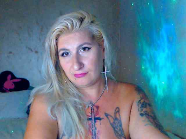 LilithGreen webcam