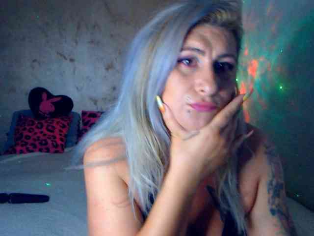 LilithGreen webcam
