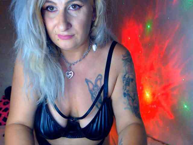 LilithGreen webcam