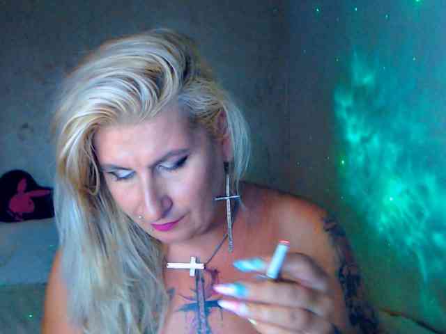 LilithGreen webcam