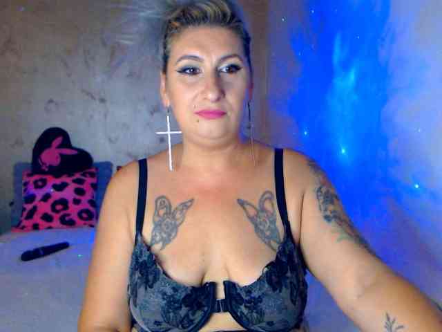 LilithGreen webcam