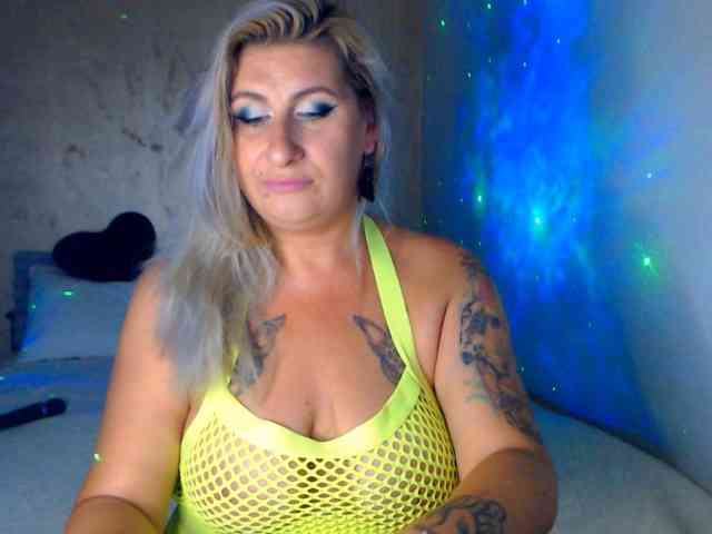 LilithGreen webcam