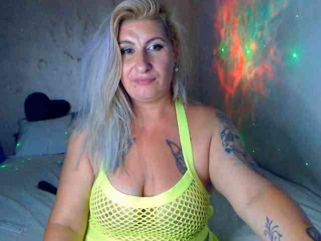 LilithGreen webcam