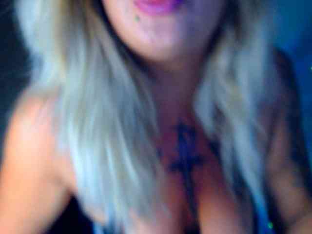 LilithGreen webcam
