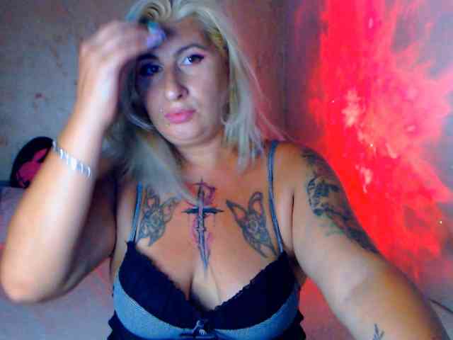 LilithGreen webcam