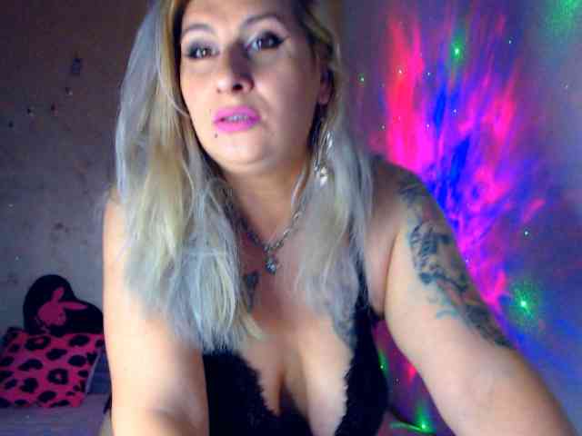 LilithGreen webcam
