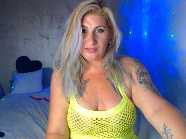 LilithGreen webcam