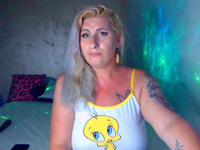 LilithGreen webcam