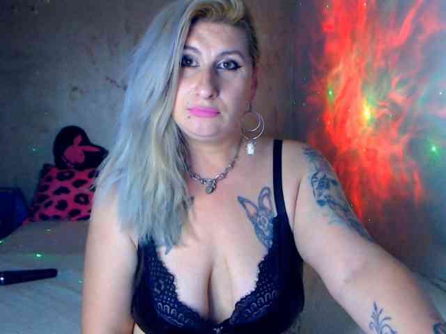 LilithGreen webcam