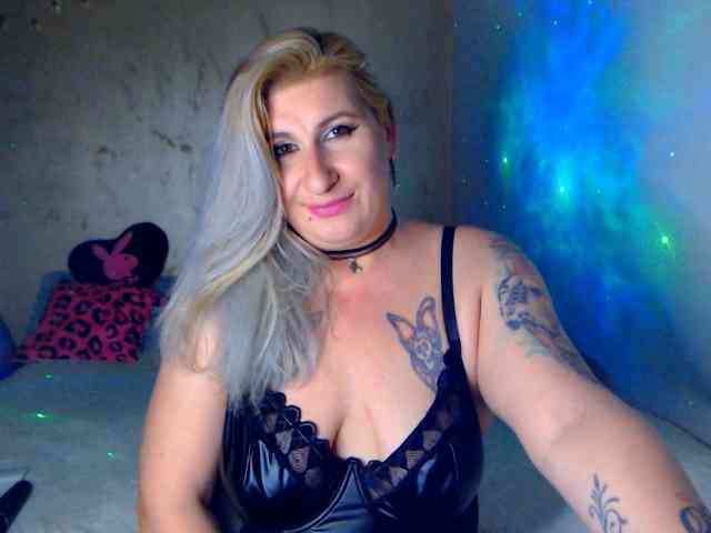 LilithGreen webcam