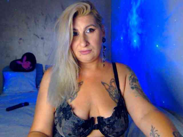 LilithGreen webcam