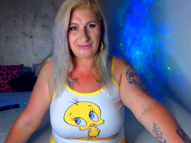LilithGreen webcam