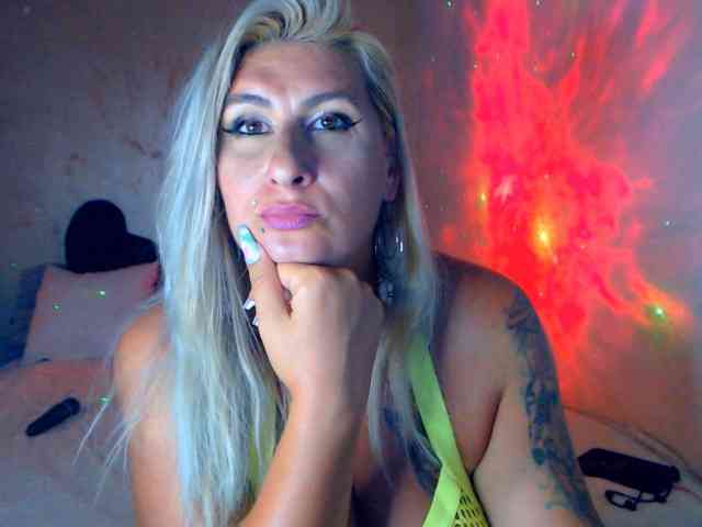 LilithGreen webcam