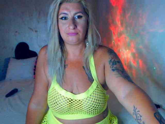 LilithGreen webcam