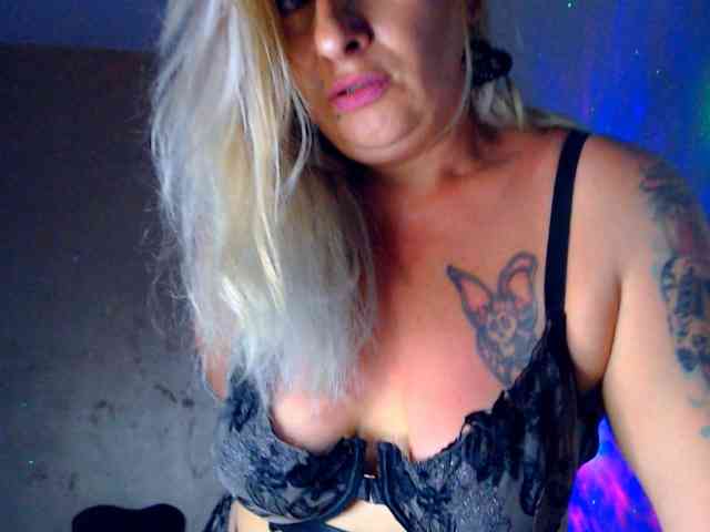 LilithGreen webcam