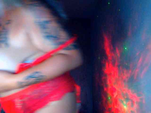 LilithGreen webcam