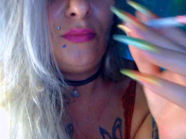 LilithGreen webcam