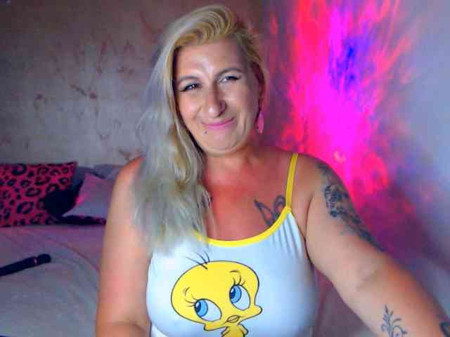 LilithGreen webcam
