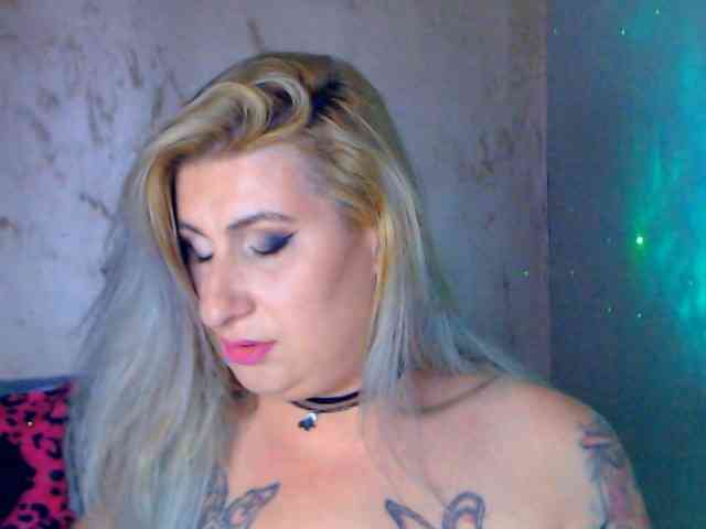 LilithGreen webcam