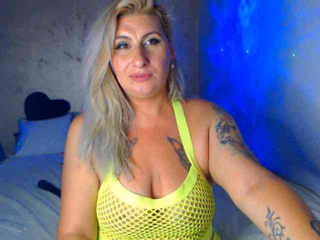 LilithGreen webcam