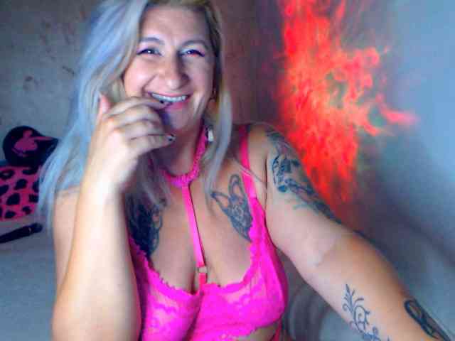 LilithGreen webcam