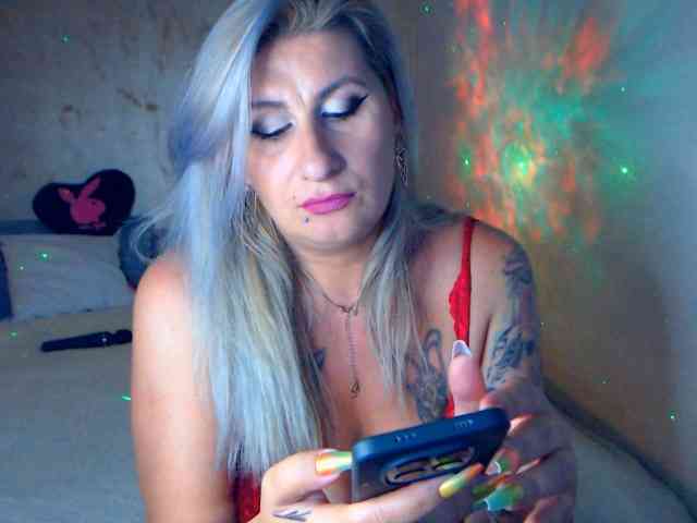 LilithGreen webcam