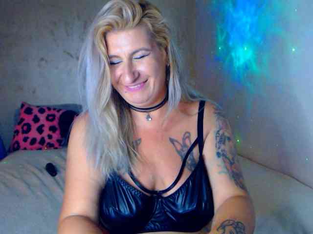 LilithGreen webcam