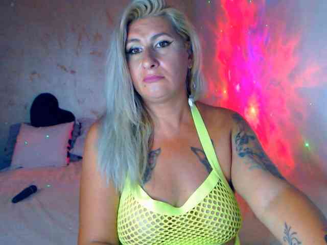 LilithGreen webcam