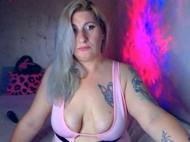 LilithGreen webcam