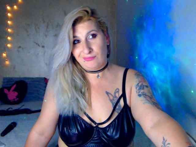 LilithGreen webcam