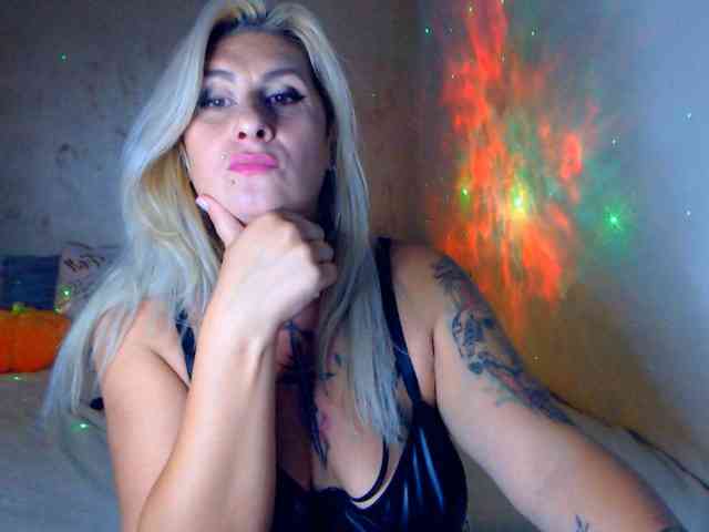 LilithGreen webcam