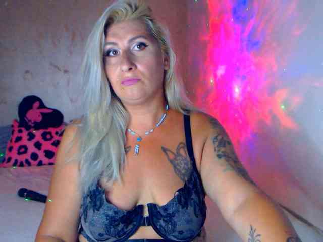 LilithGreen webcam