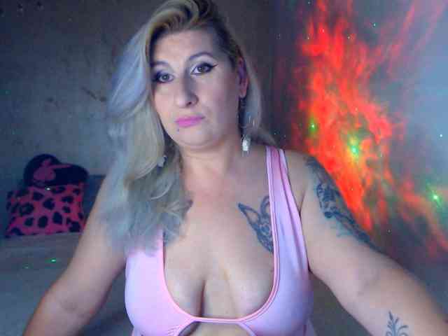 LilithGreen webcam