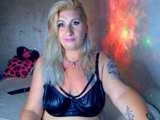 LilithGreen webcam