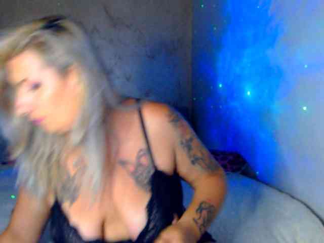 LilithGreen webcam