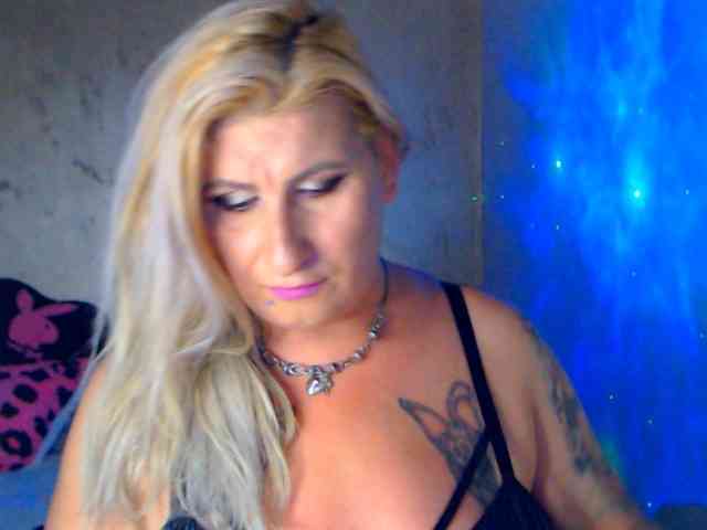 LilithGreen webcam
