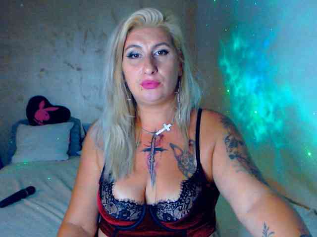 LilithGreen webcam