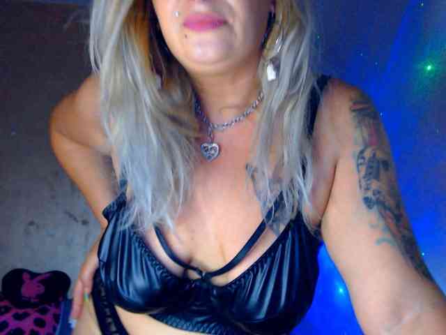 LilithGreen webcam