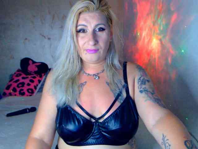 LilithGreen webcam