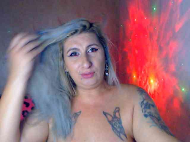 LilithGreen webcam