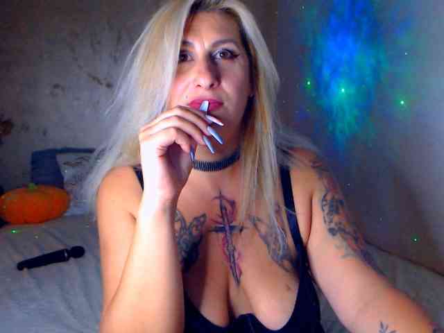 LilithGreen webcam