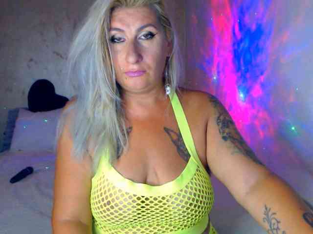 LilithGreen webcam