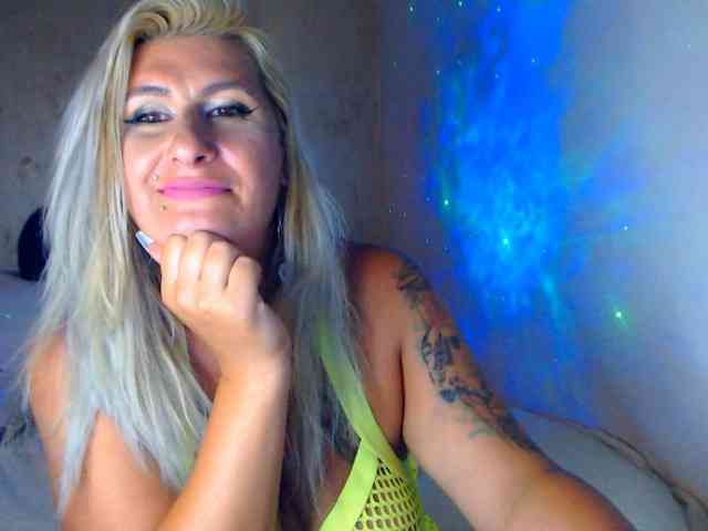 LilithGreen webcam