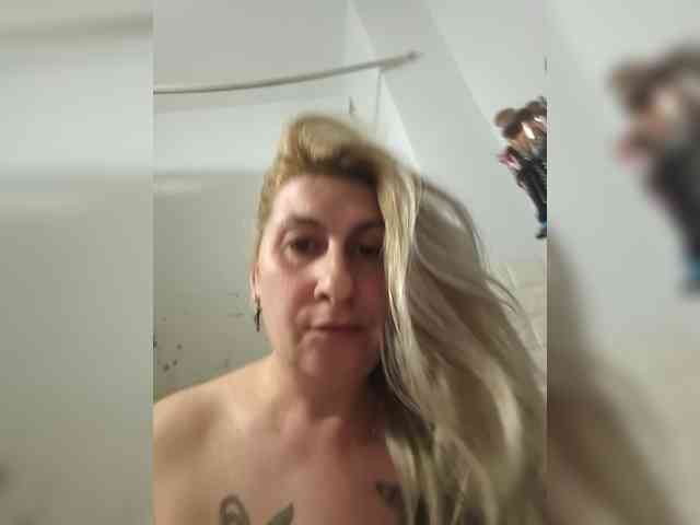 LilithGreen webcam