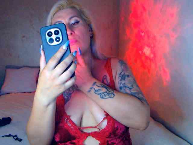 LilithGreen webcam