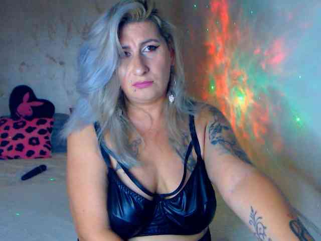 LilithGreen webcam
