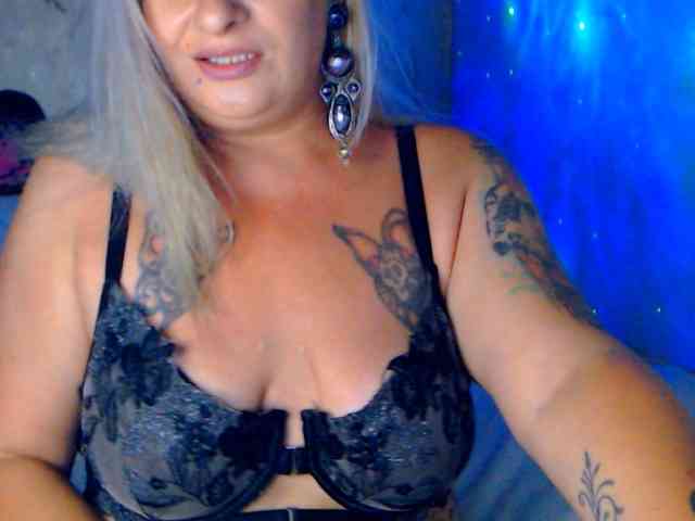LilithGreen webcam
