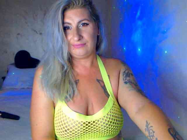 LilithGreen webcam