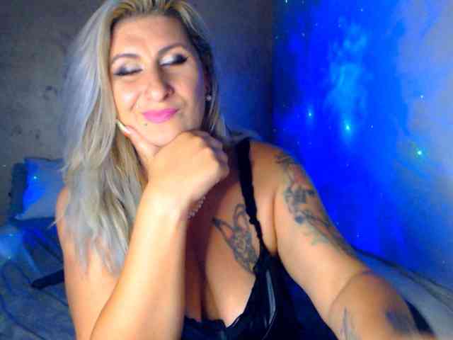 LilithGreen webcam