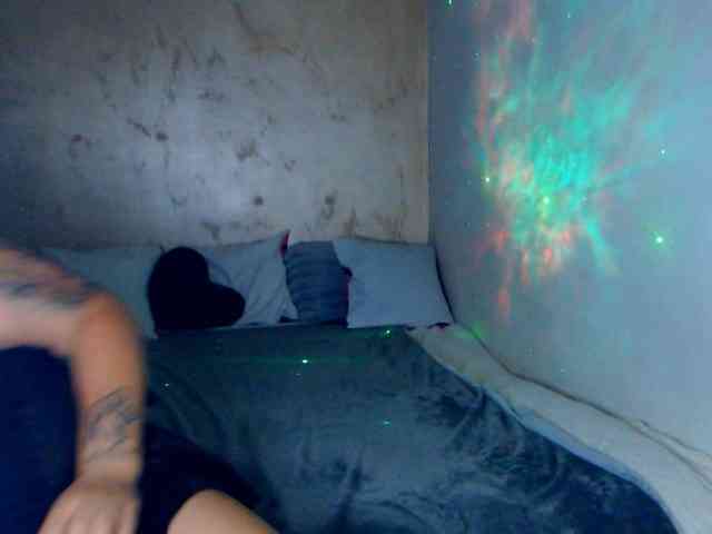 LilithGreen webcam